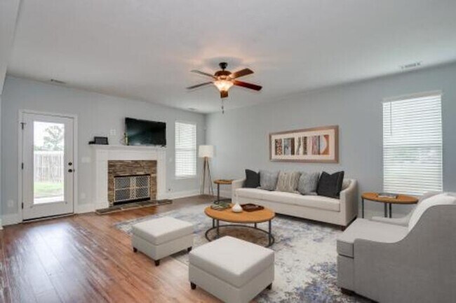 Building Photo - 171 Radcliff Dr