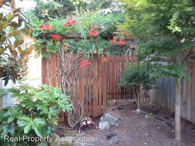 Building Photo - 2 br, 1 bath House - 715 N 87th Street