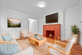 Building Photo - 20 Overhill Pl