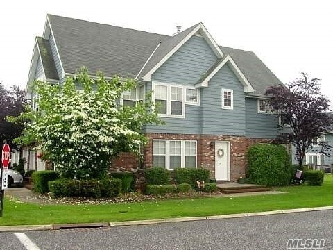Primary Photo - 18 Maple Wing Dr