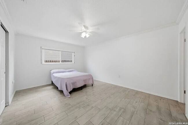 Foto del edificio - 5930 Oak Run St