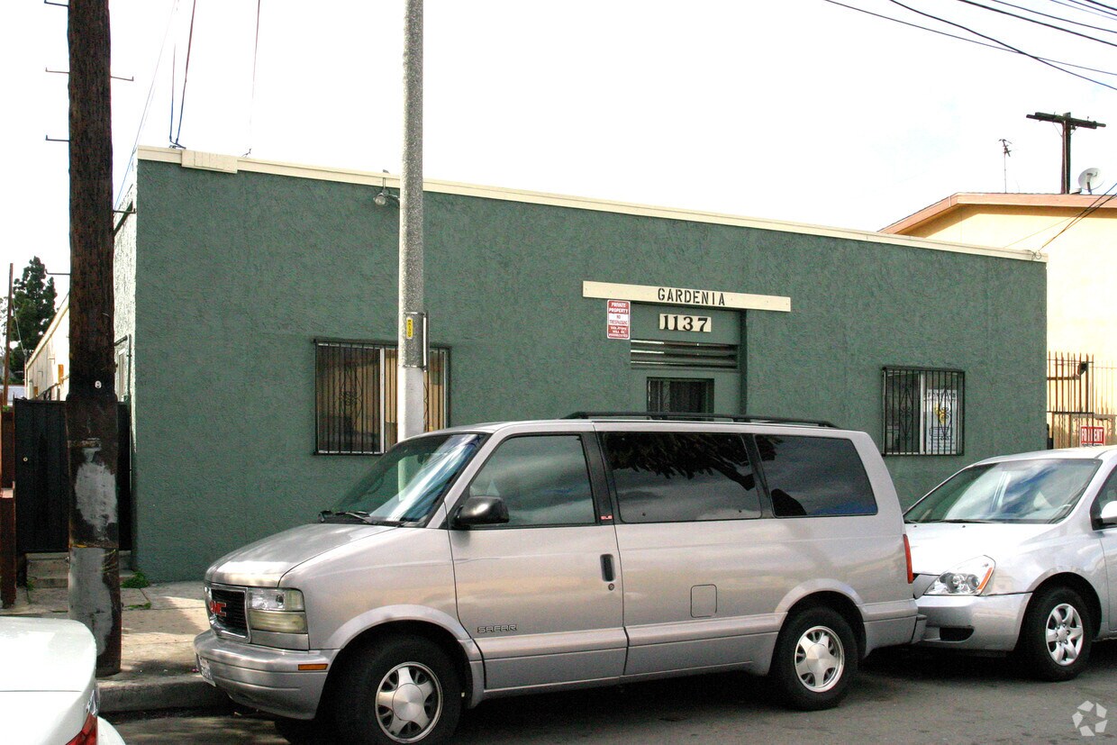 Primary Photo - 1137 Gardenia Ave