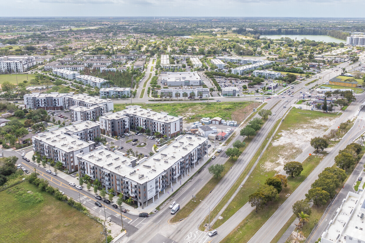 26215 S Dixie Hwy - Fotografía contextual - Madison Point Apartments