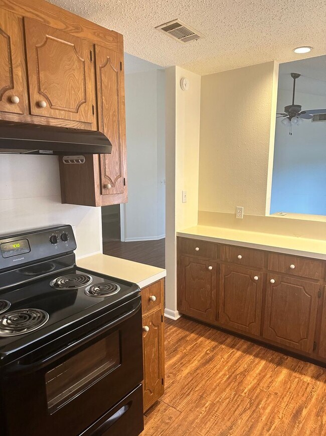 Building Photo - Corner lot 3 Bedroom 2 bath home