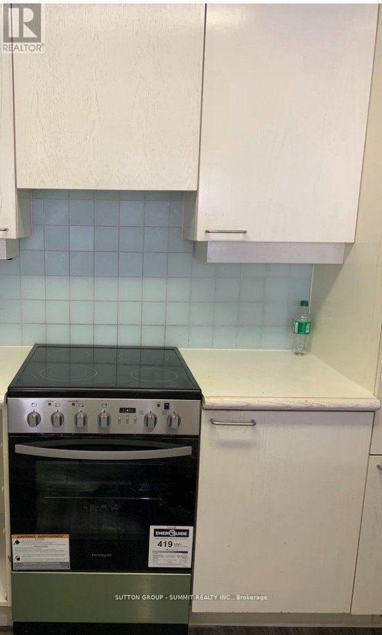 Photo du bâtiment - 50 Eglinton Ave W