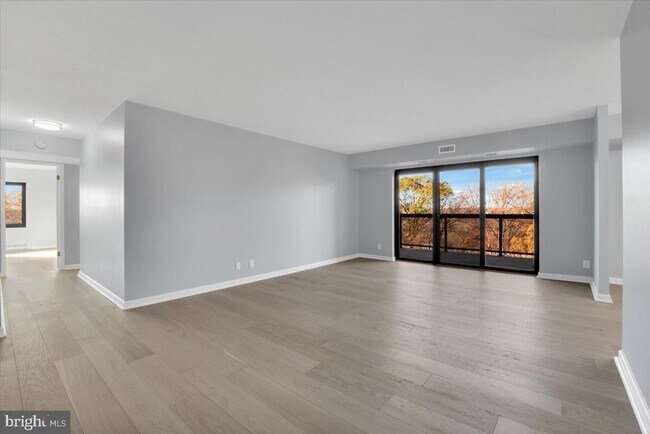 Foto del edificio - 309 Yoakum Pkwy