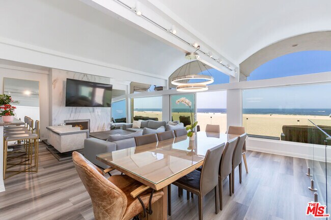 Building Photo - 3806 OCEAN FRONT Walk