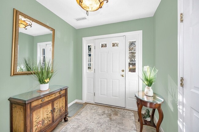 Building Photo - 262 Littleton Rd