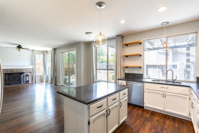 Foto del edificio - 5638 Darby Rd