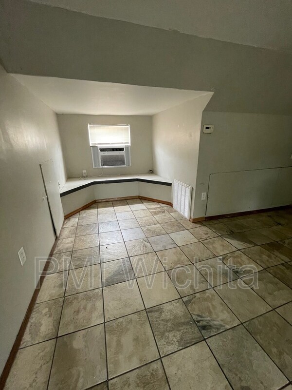 Foto del edificio - 2241 N Market St