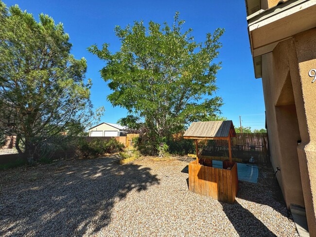 Building Photo - 9307 Vista Clara Loop NW