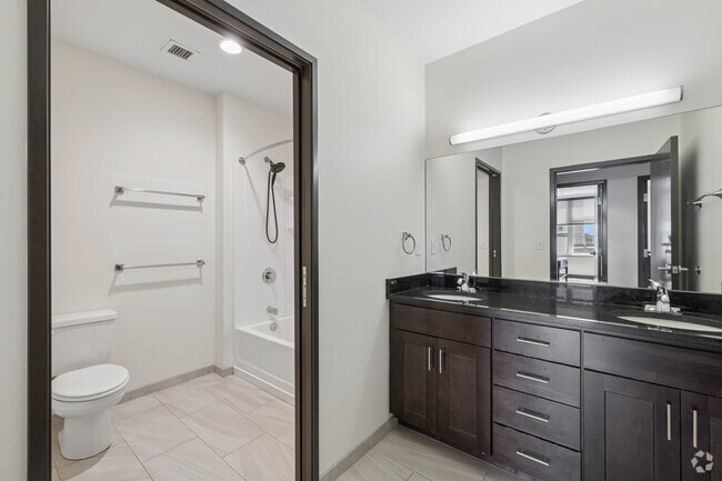 2BR, 1BA - 1,368SF - Bathroom - Creekwalk Commons