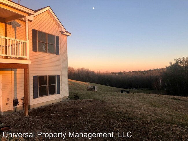 Building Photo - 4 br, 3.5 bath House - 65 Chestnut Pond Rd