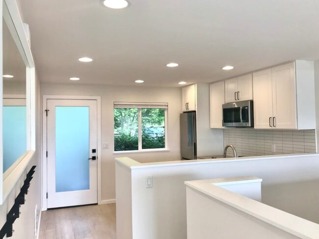 Entra en la cocina - 4253 Palatine Ave N