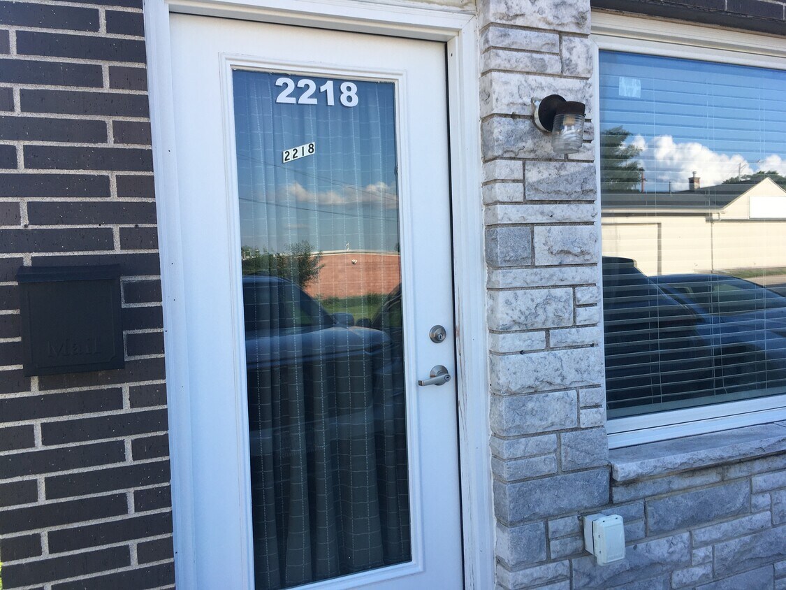 Foto principal - 2218 Wayne St