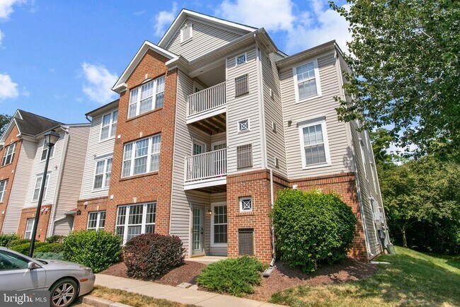 Foto del edificio - 502 Bradley Ct