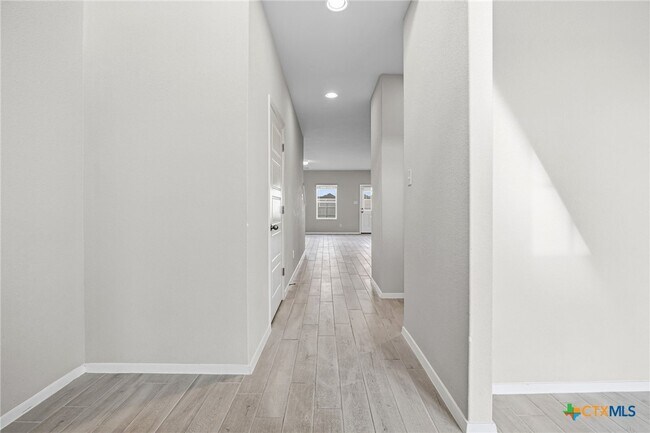 Foto del edificio - 251 Chesterfield Dr