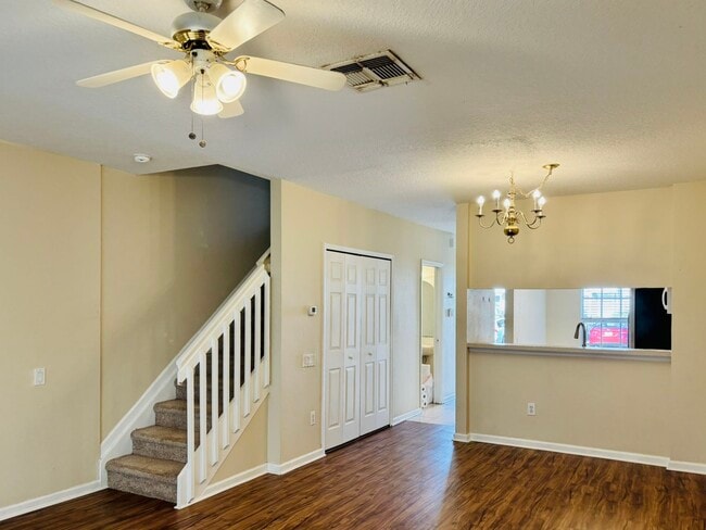 Foto del edificio - 2865 Woodlands Park Ct