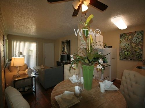 Foto del edificio - 8900 N Interstate Hwy 35
