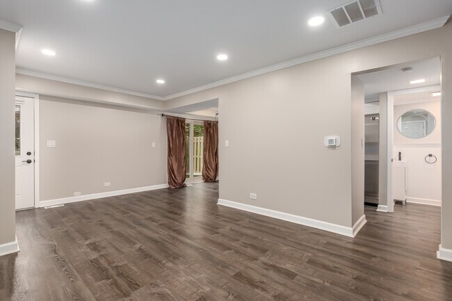 Building Photo - 2212 Cardinal Ct