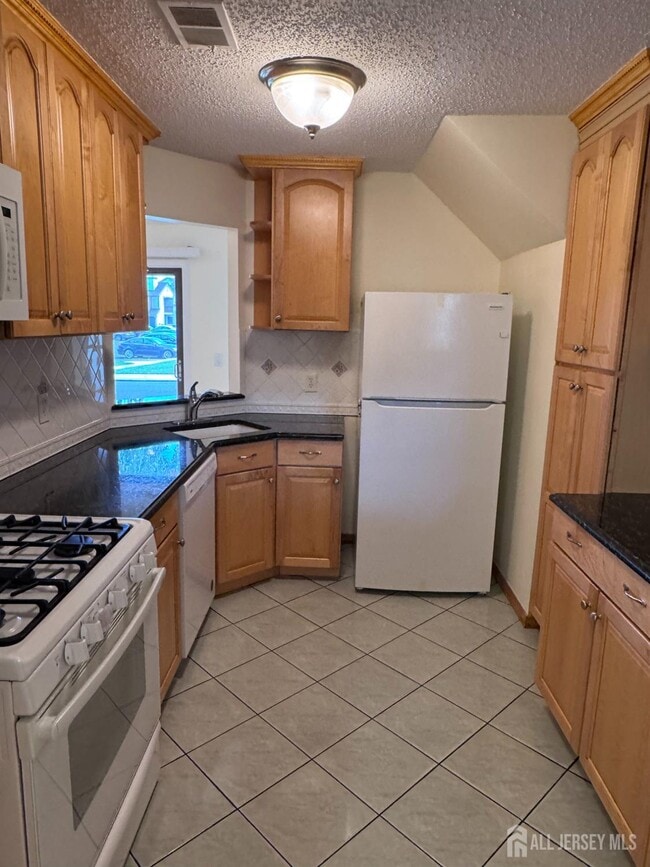 Building Photo - 1706 Pebble Pl