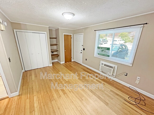 Building Photo - 118 Creekside Dr