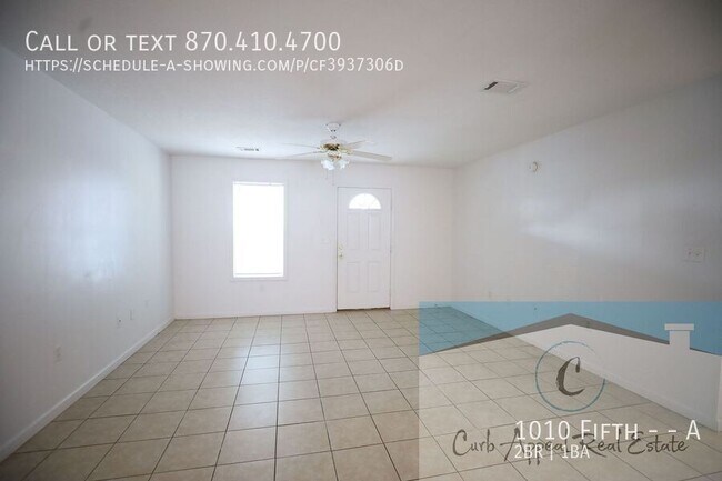 Building Photo - Move in special $500!! Spacious 2 bed, 1 f...