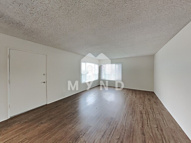 Building Photo - 243 La Paloma Apt D