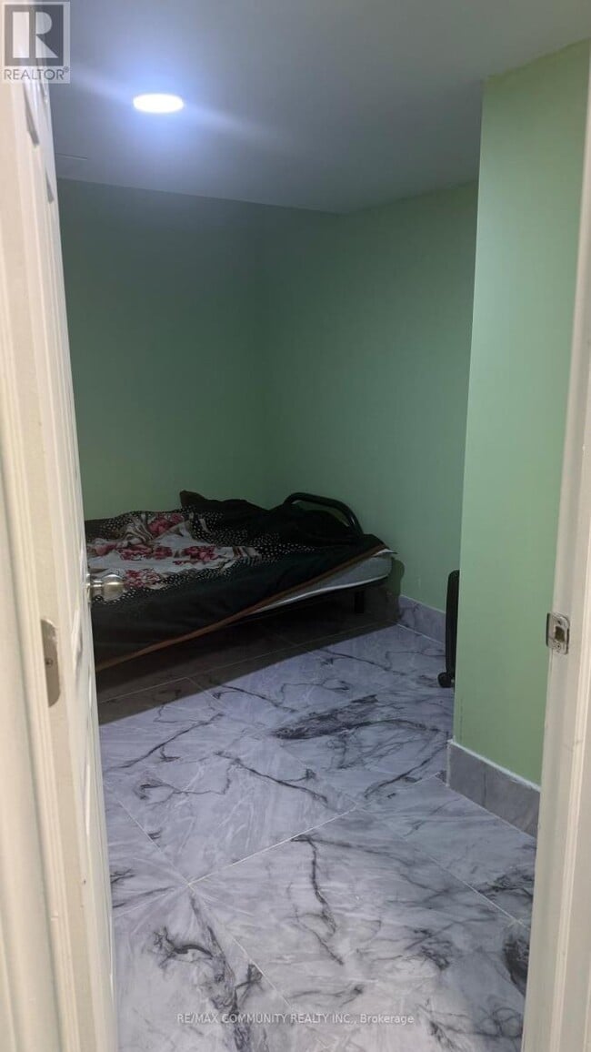 Building Photo - 591 Harmony Rd S