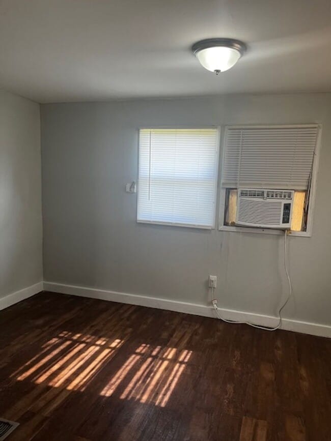 Building Photo - 2 Bedroom 2 Bath Single Wide Mobile Home