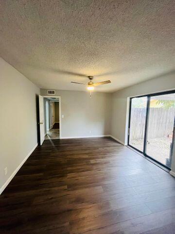 Foto del edificio - 3310 NW 66th St