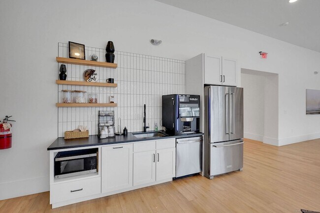 Foto del edificio - 280 Salmon Brook St