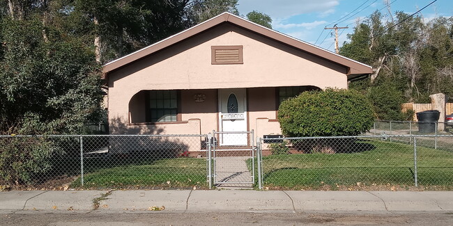 Front - 824 S Washington St