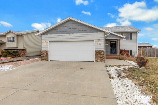 Building Photo - Charming 4BR House in Box Elder