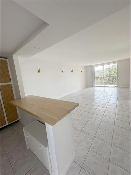 Foto del edificio - 3001 W Rolling Hills Cir