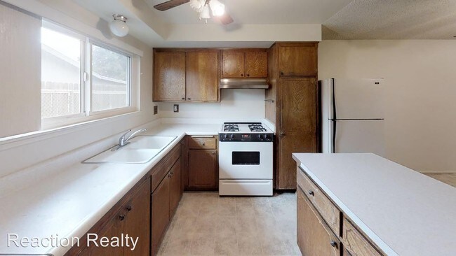 Building Photo - 3 br, 2 bath House - 1593 W. Carter St.