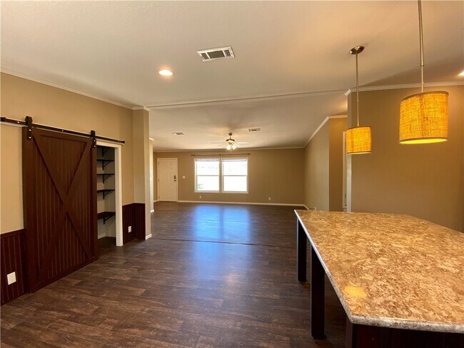 Building Photo - 206 Darden Hill Rd