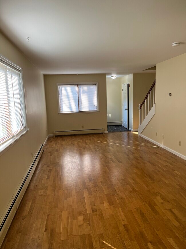 Foto del edificio - 103 Village Heights Rd