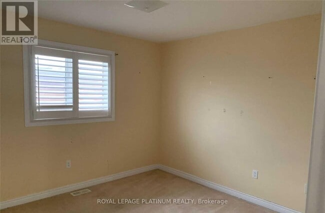 Photo du bâtiment - 121 Young Dr