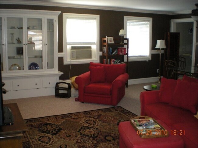 Foto del edificio - 1310 E James unit 13