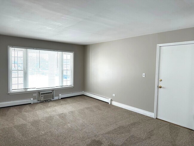 Building Photo - 3400 Maple Ave