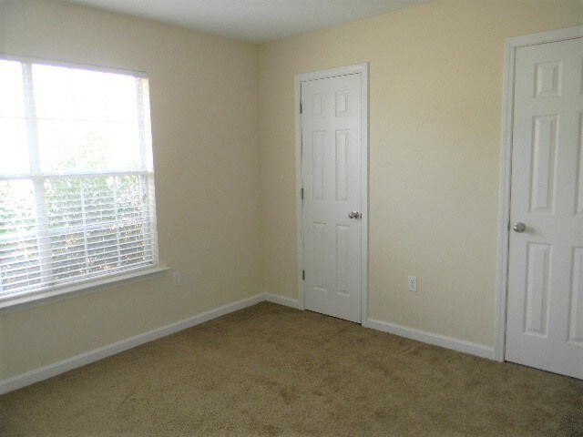 Building Photo - 14206 Olde Oak View