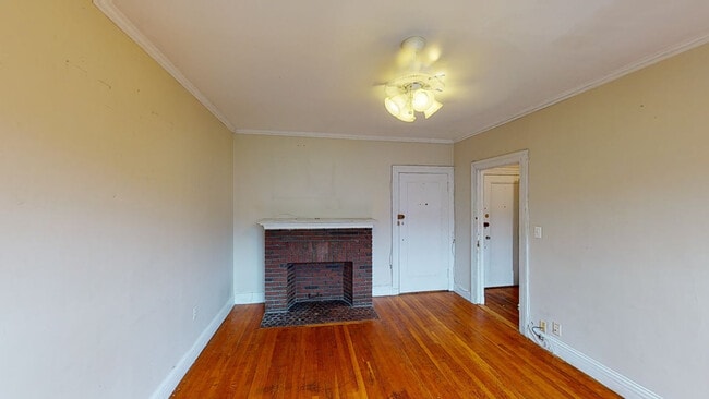 Building Photo - 18 Glenville Ave