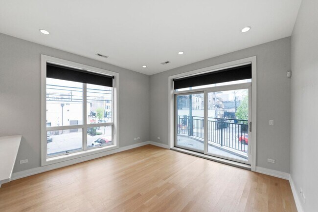 Foto del edificio - 1050 W Cornelia Ave