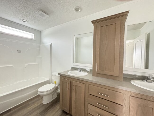 Foto del edificio - 7443 43rd Way N