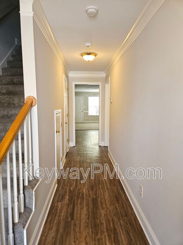 Foto del edificio - 2054 Reserve Ln