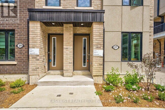 Building Photo - 27 Spruce Pnes Cres