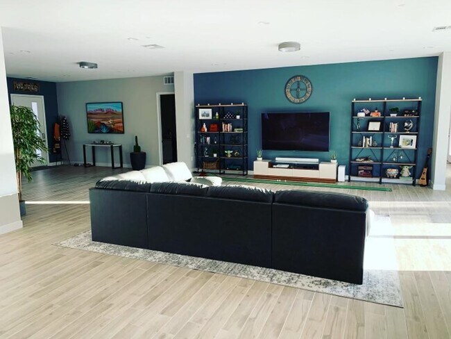 Building Photo - COMING SOON**** GORGOUS 1-STORY FURNISHED 4BD/3.5BA CUSTOM HOME W/ MASSIVE POOL & SPA!