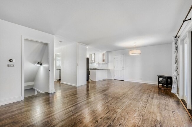 Building Photo - 4585 Martin Dr