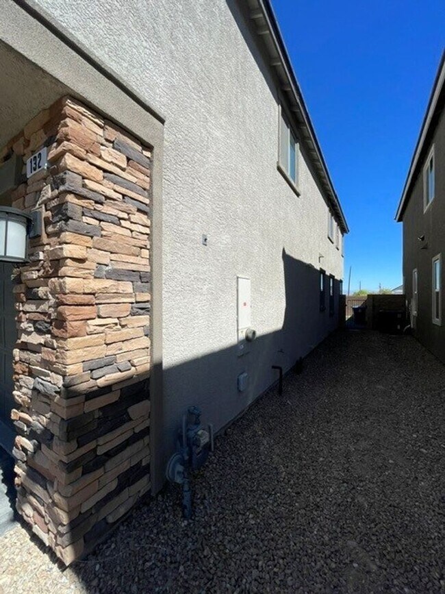 Foto del edificio - 132 Antimony Ave